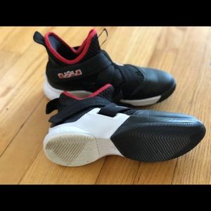 LeBron Soldier XII Basketball Shoes